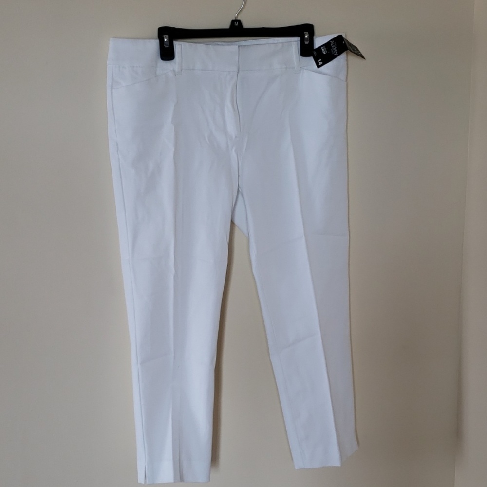 New White Cropped pants